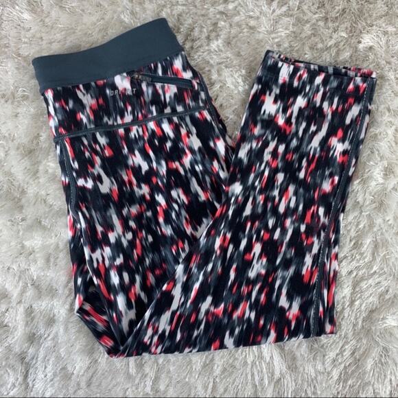 Nike Cropped Leggings Workout Flame Small - Picture 1 of 5
